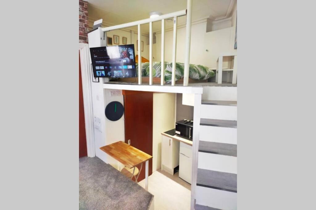 דירות בורנמות' Cute & Cosy Loft-Style Studio Close To Beach מראה חיצוני תמונה